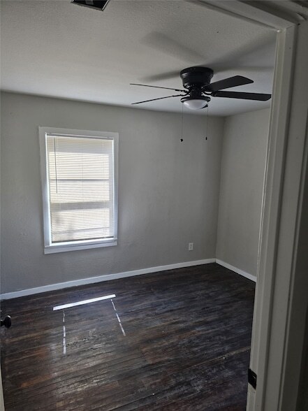 Building Photo - 3006 Dacca Dr