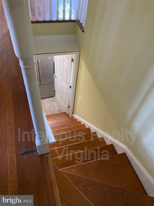Building Photo - 7296 Fenton Farm Ln