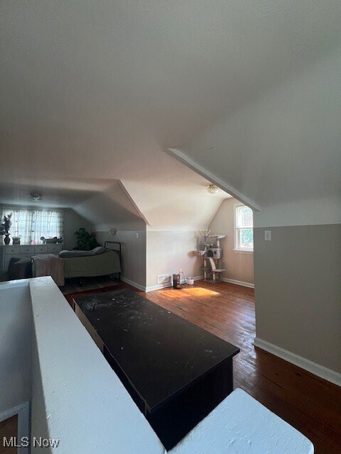 Building Photo - 10613 Vernon Ave