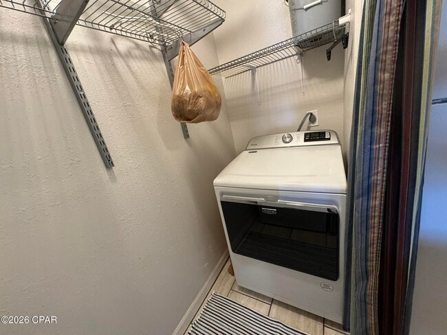 Building Photo - 6903 N Lagoon Dr