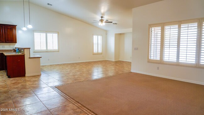 Building Photo - 25564 W Magnolia St