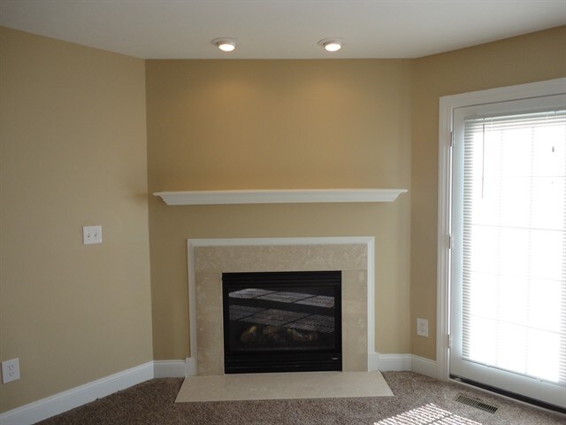 Building Photo - 1455 Woodside Dr