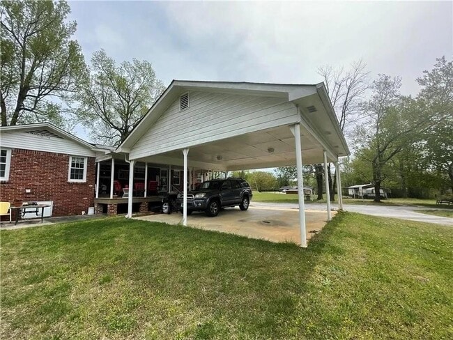 Building Photo - 3633 Loganville Hwy SW