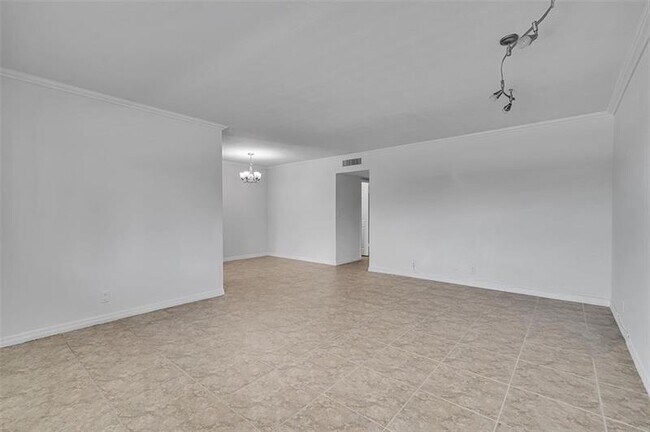 Building Photo - 2020 NE 56th St