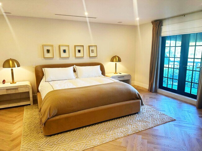 Building Photo - 4312 NE 22nd Ave