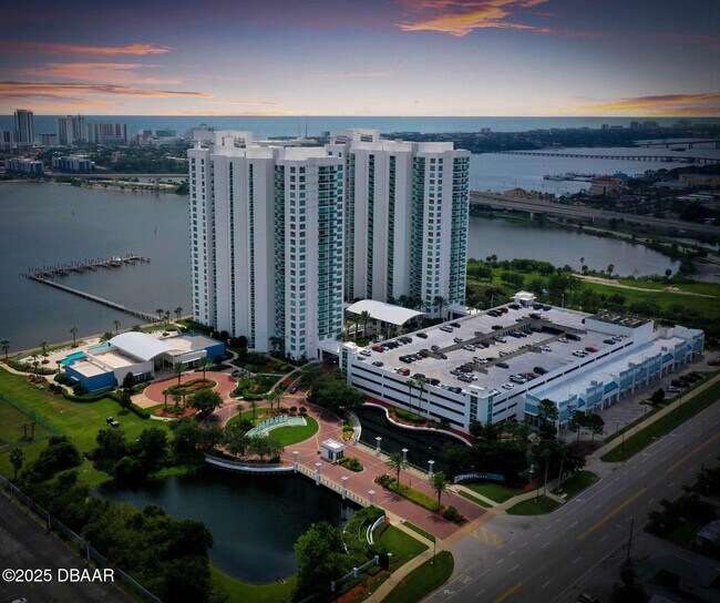 Building Photo - 241 Riverside Dr