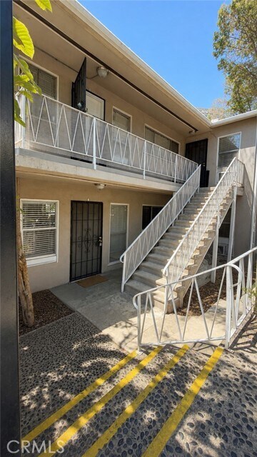 Building Photo - 3930 Kentucky Dr