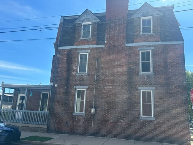 Building Photo - 202 S Franklin St