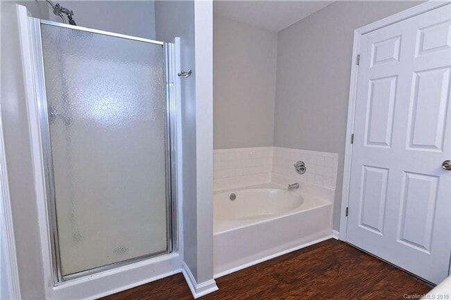 Building Photo - Charming 2BR Townhome in Charlotte