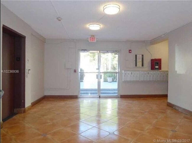 Building Photo - 1725 James Ave