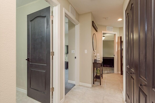 Building Photo - 6405 Autumn Woods Way