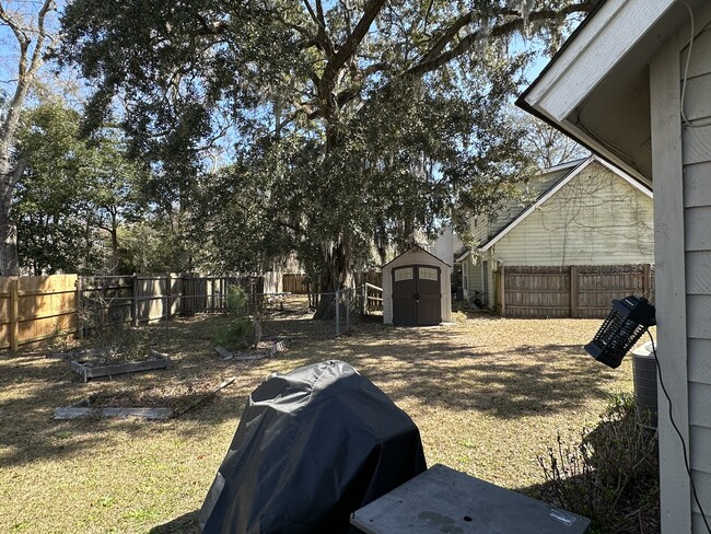 Building Photo - 36 Country Walk Dr