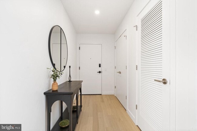 Building Photo - 210 S 12th St