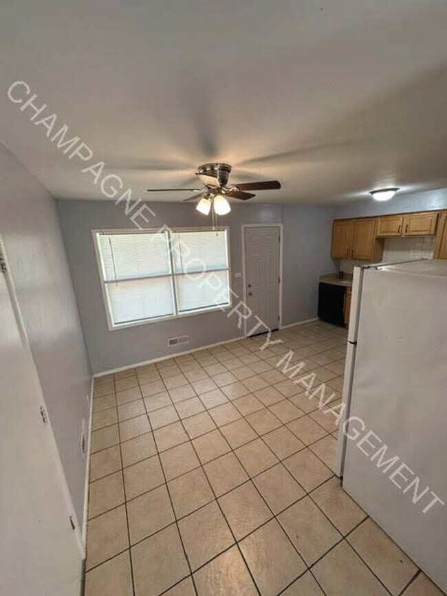 Building Photo - Single Family Home in Ruskin - All Voucher...