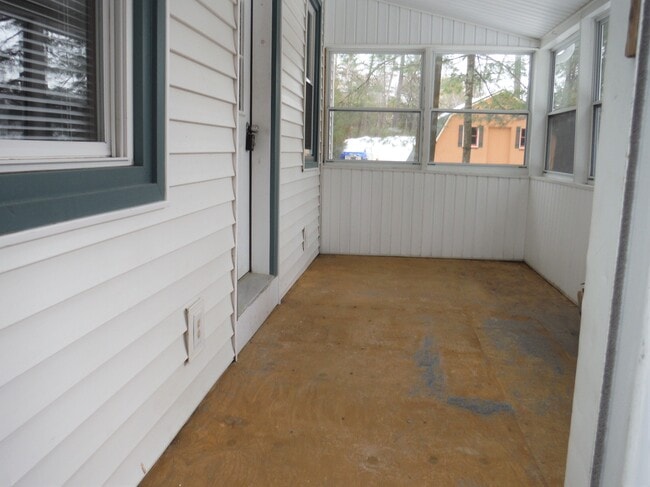 Building Photo - 6 Sullivan Dr