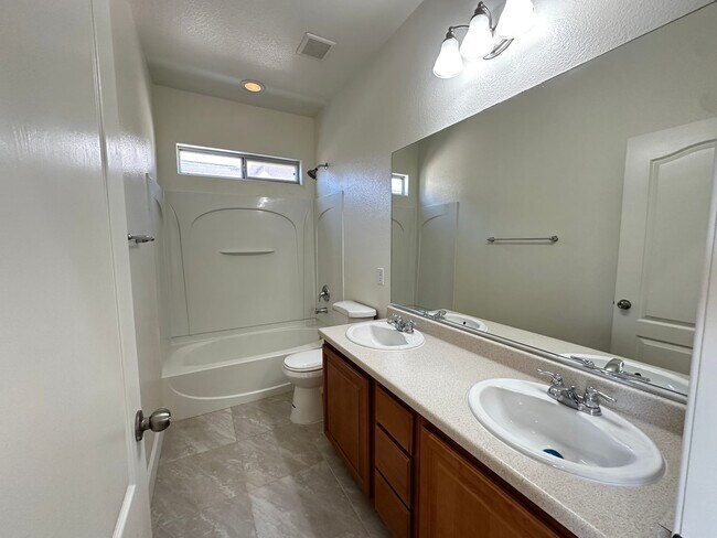 Building Photo - SKY RIDGE