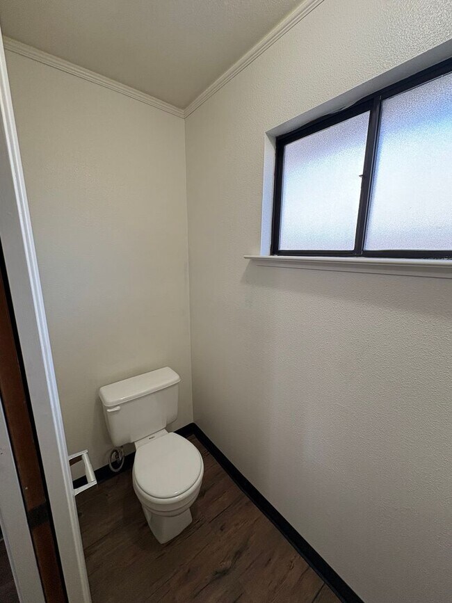 Building Photo - 636 Ramblewood Ct