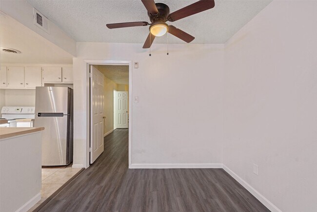 Building Photo - 5151 Richmond Ave.