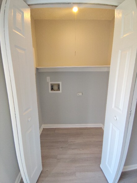 Building Photo - 33 Fonda Dr