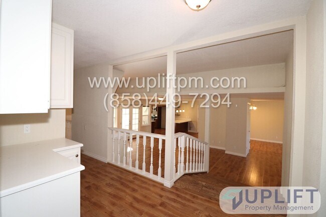 Building Photo - 4 Bedroom 2 Bathroom with Garage and Green...