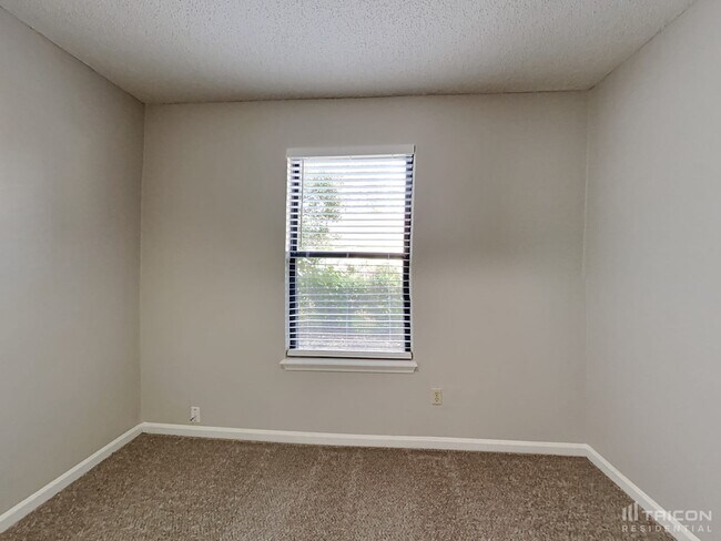Building Photo - 71 Naugatuck Dr