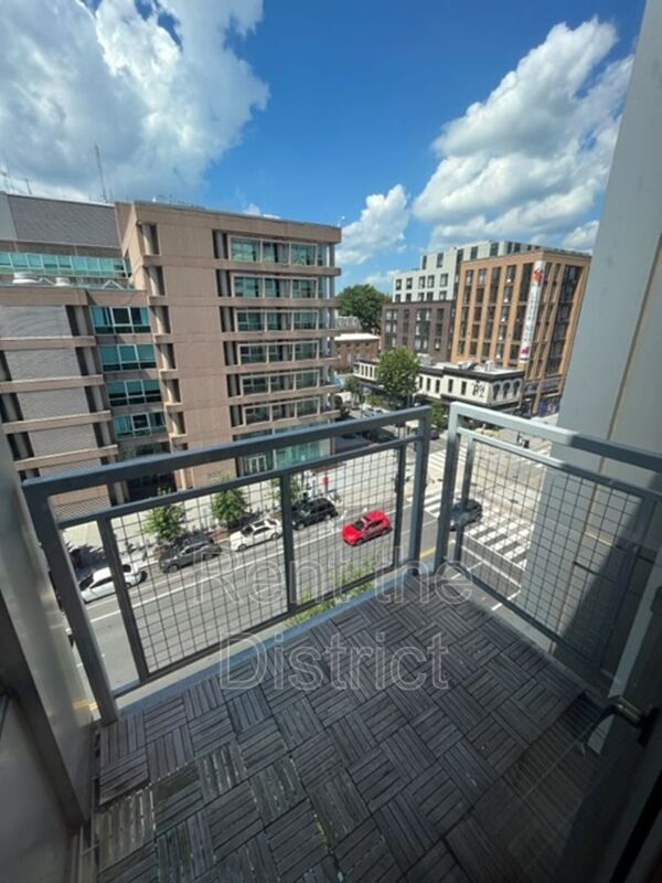 Building Photo - 1390 V St NW