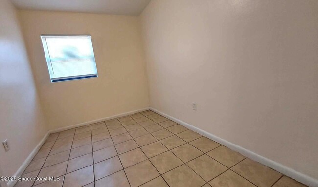 Building Photo - 419 N Fiske Blvd