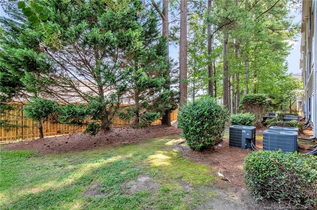Building Photo - 625 Marshtree Ln