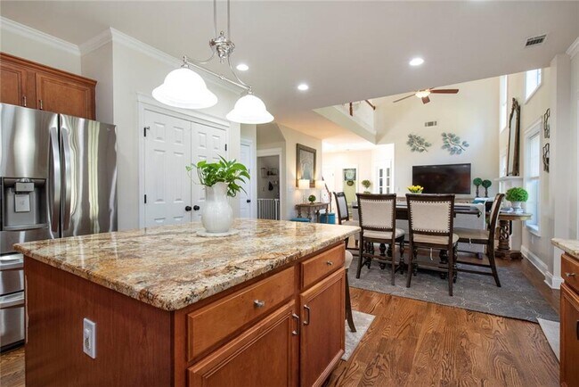 Building Photo - 1504 Belfaire Lake Tr