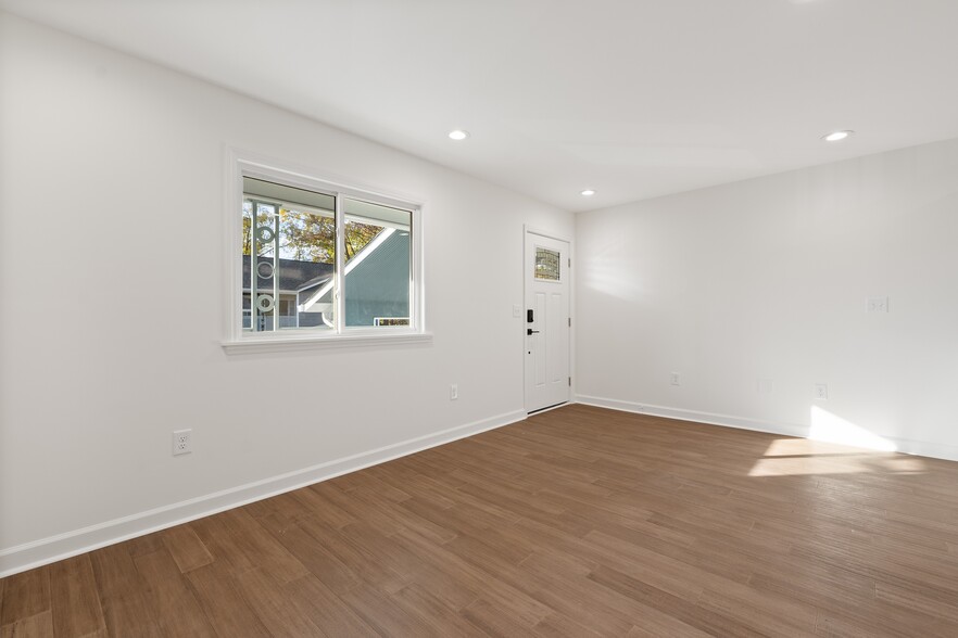 Building Photo - 1309 Hudson Ave