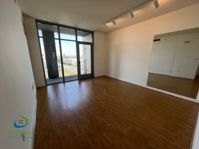 Building Photo - $2895-7th Floor 1 Bd/1 Ba Executive Condo in Beautiful Luxury Complex/City Heights