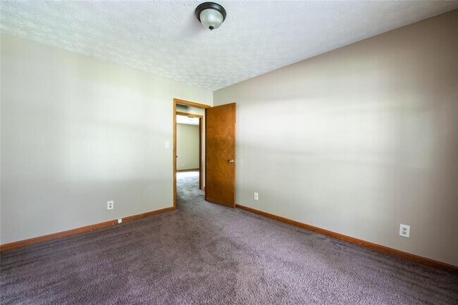 Building Photo - 310 Summerwood Ln