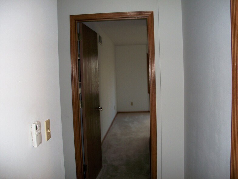 Building Photo - 2051 Cliff Alex Ct S