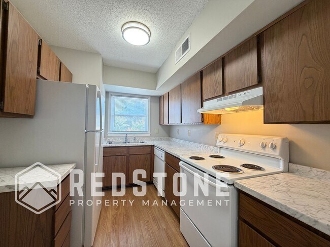 Building Photo - 727 S Broad St