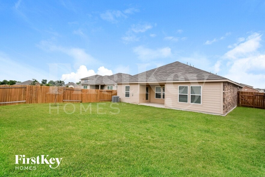 Building Photo - 11811 Wolf Cyn