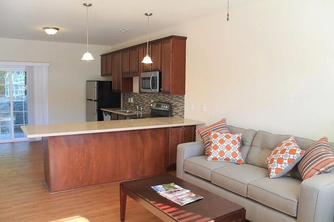 Building Photo - Contemporary 3BD/3.5 BA townhome available near NCSU – Furnished or Unfurnished option offered!