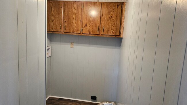 Building Photo - 2217 Glenburn Rd