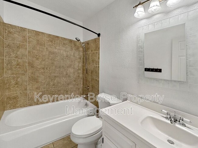 Building Photo - 7066 W Colehaven Ln