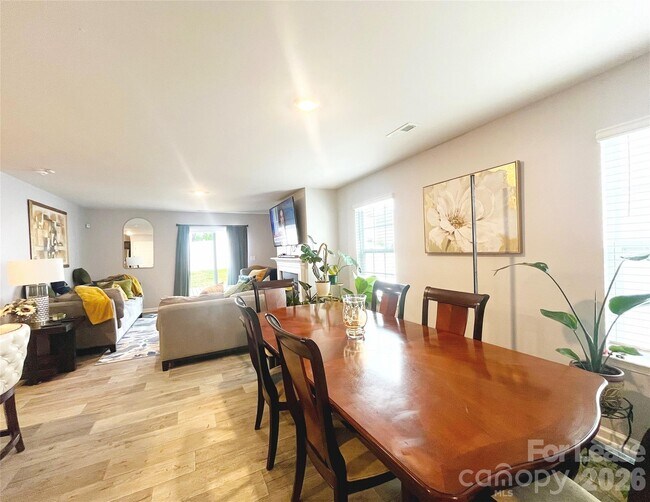 Building Photo - 3044 Winesap Dr