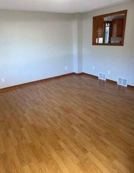 Building Photo - 61 Glenmore St