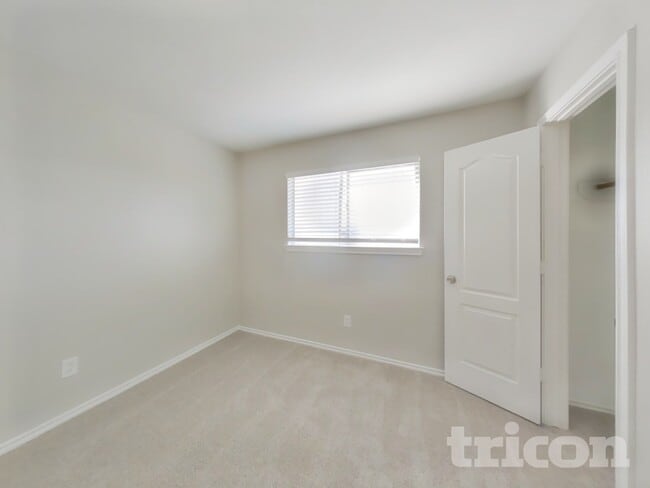 Building Photo - 21207 Woodland Green Dr