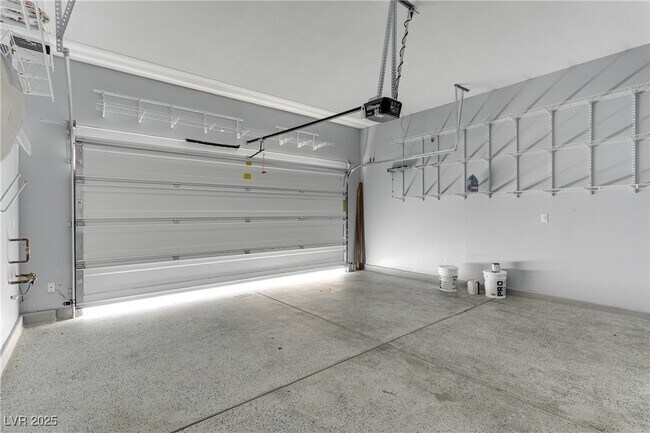 Building Photo - 6632 Ditmars St