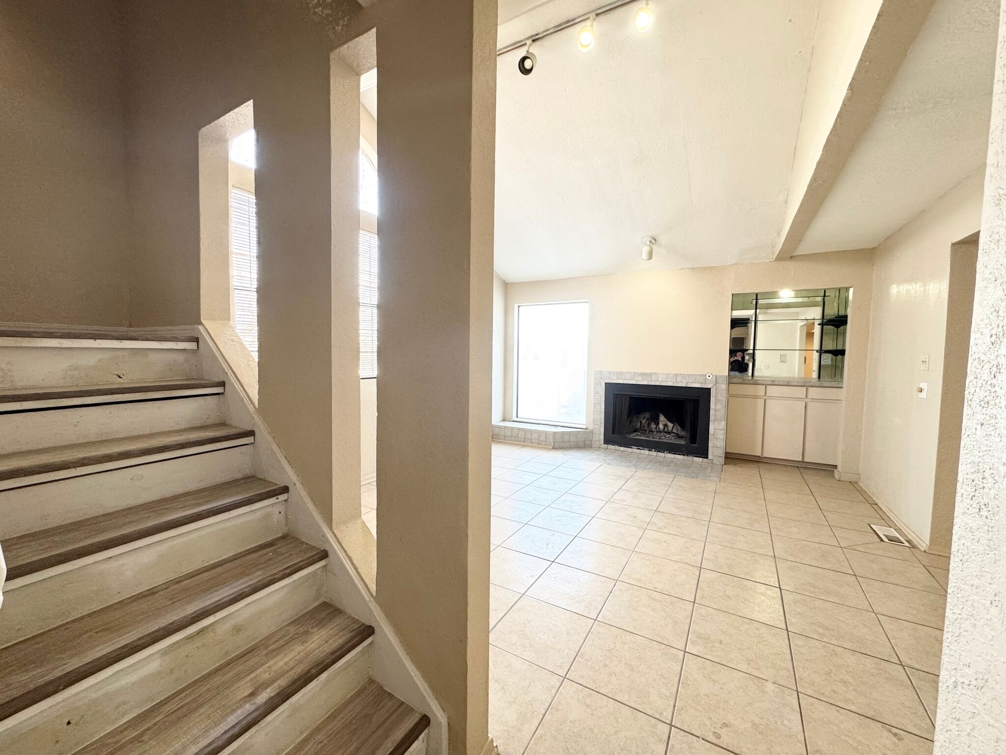 Building Photo - 401 NE 115th St