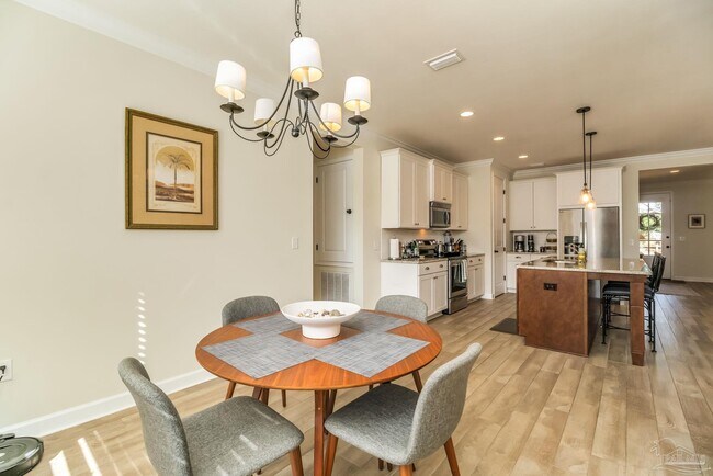 Building Photo - 874 Lowery Dr