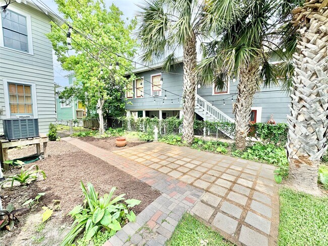 Building Photo - 1307 Avenue H