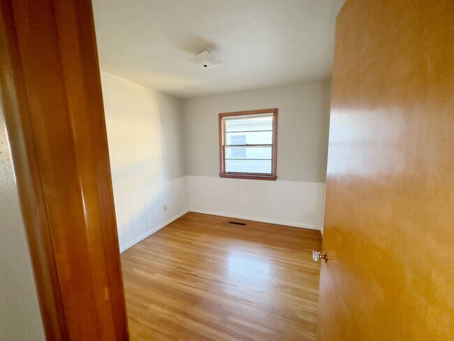 Building Photo - Rare 3 bedroom plus office home for rent!