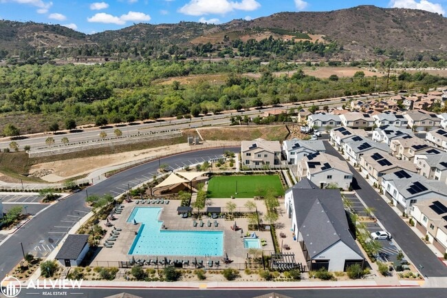 Building Photo - Bright 4-Bed, 2.5-Bath Home in Fallbrook’s Citro Community