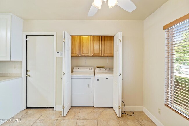 Building Photo - 10077 E Calle De Cielo Cir