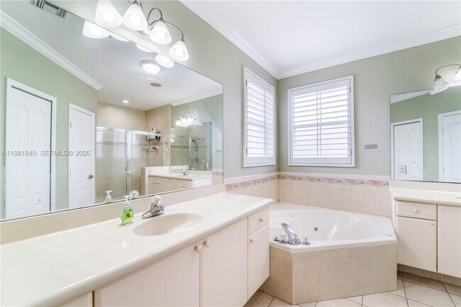 Building Photo - 200 SW 87th Path