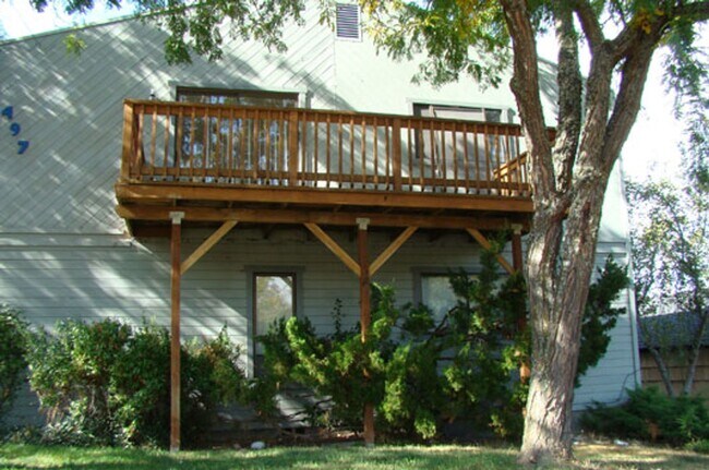 Building Photo - 497 Scenic Dr
